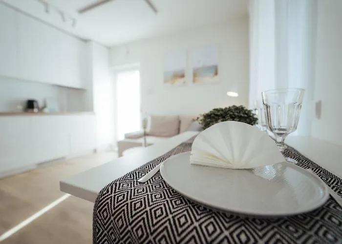 No.1 In Palanga, Vaivorykstes *